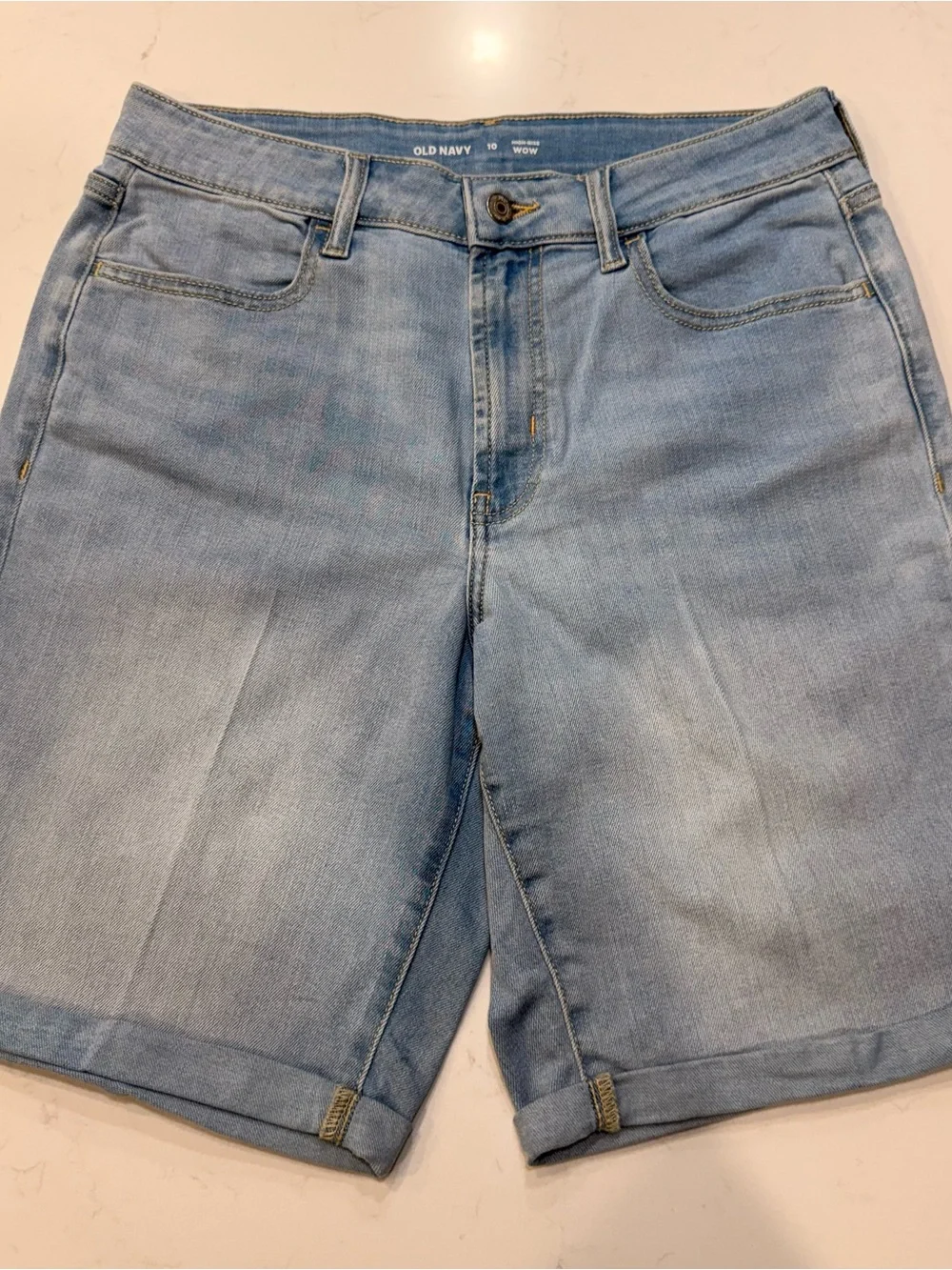 EUC – Old Navy High-Waister Wow Jean Shorts – Size 10